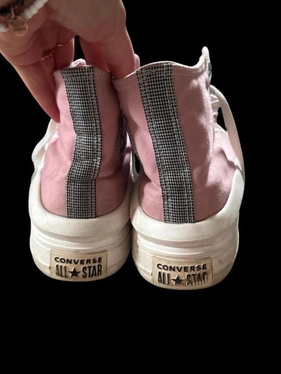 Converse - Picture 2 of 2